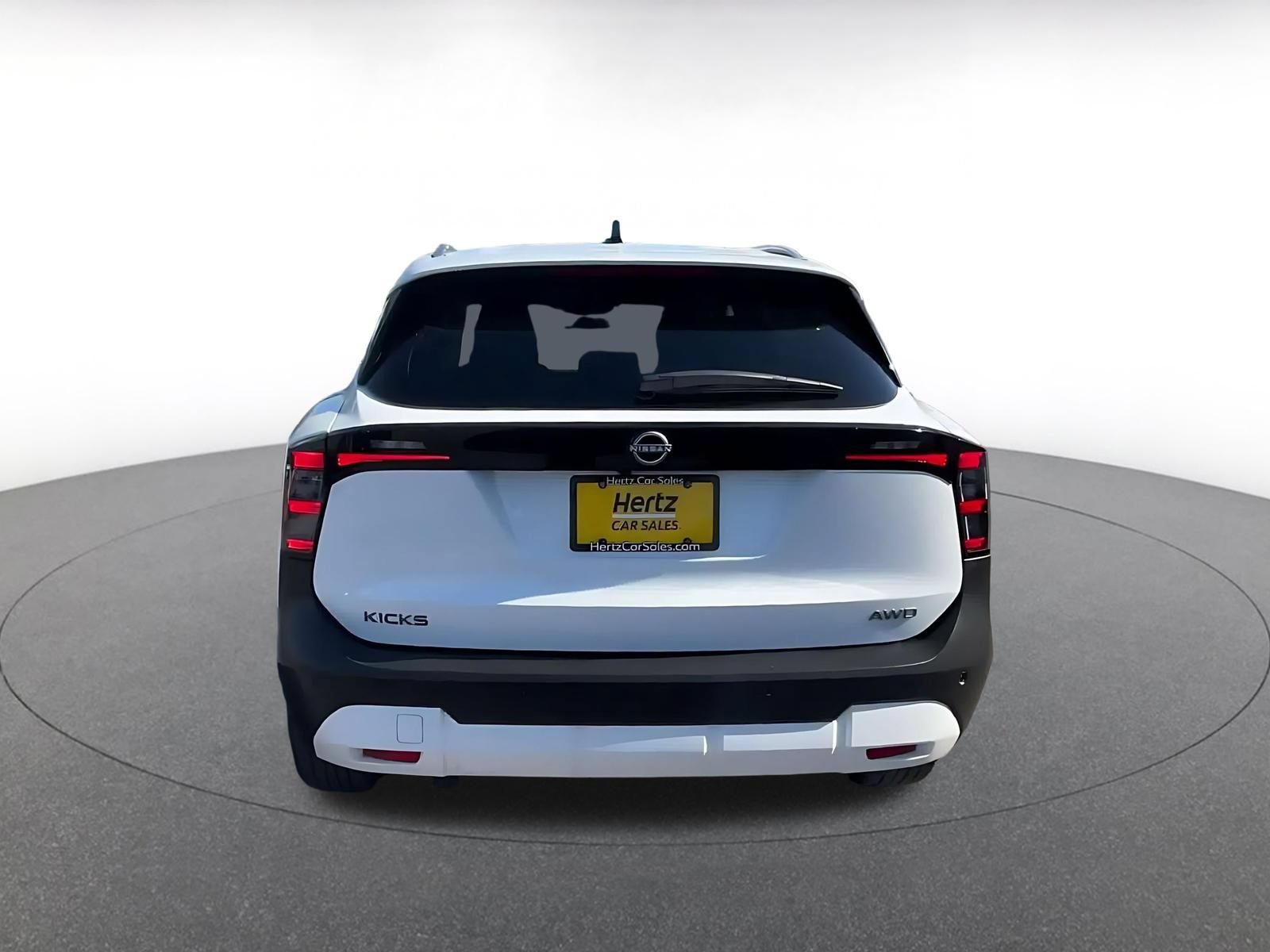 Thumbnail: 2026 Nissan Kicks - 12