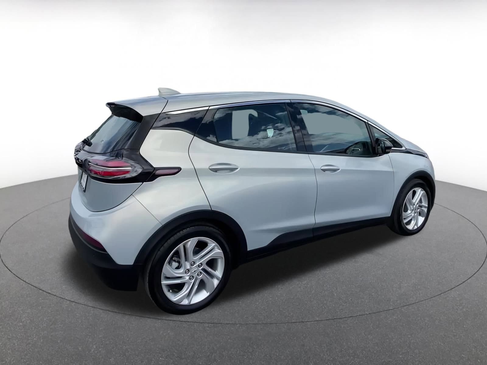 Thumbnail: 2023 Chevrolet Bolt EV - 15