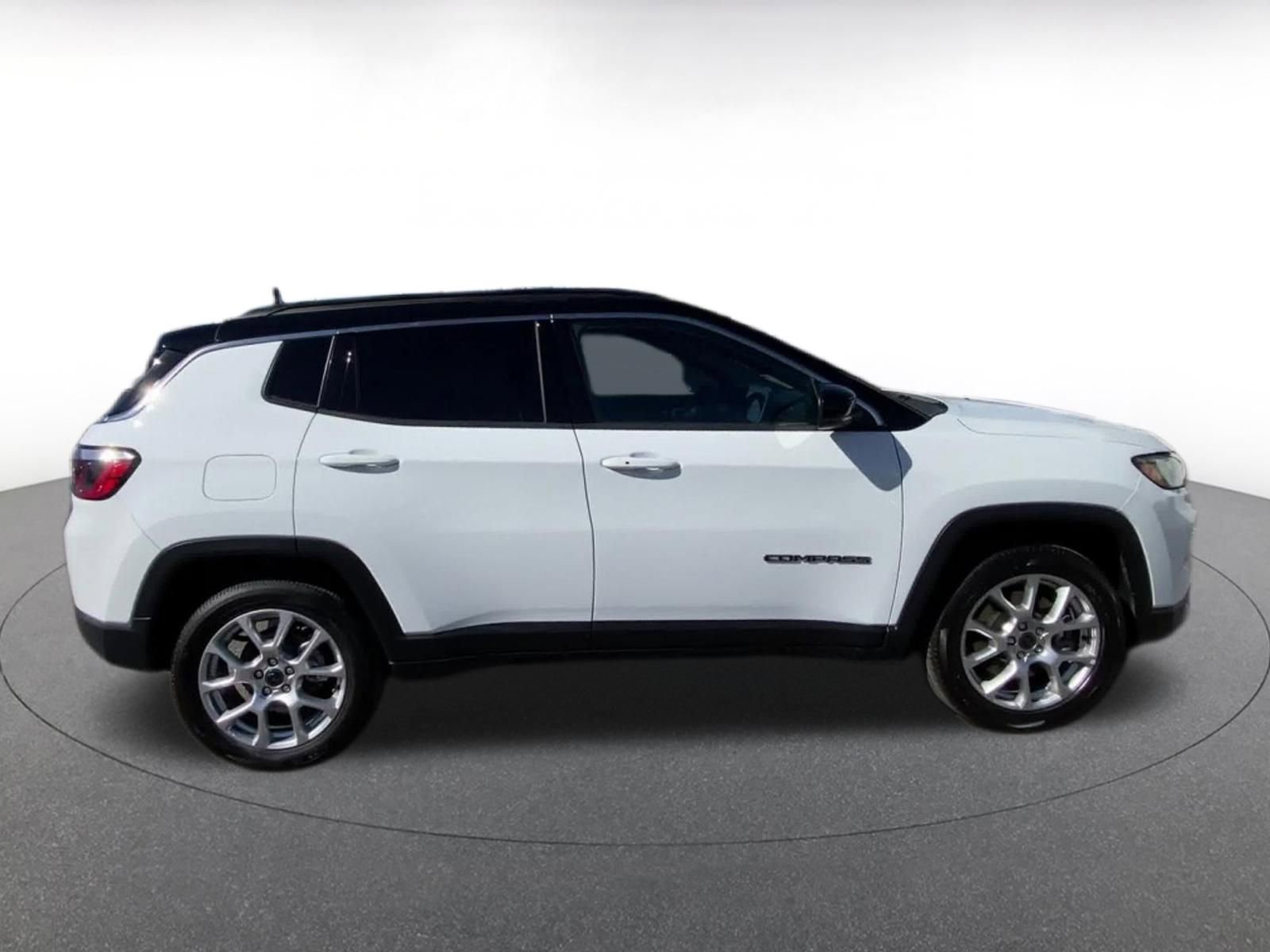 Thumbnail: 2025 Jeep Compass - 15