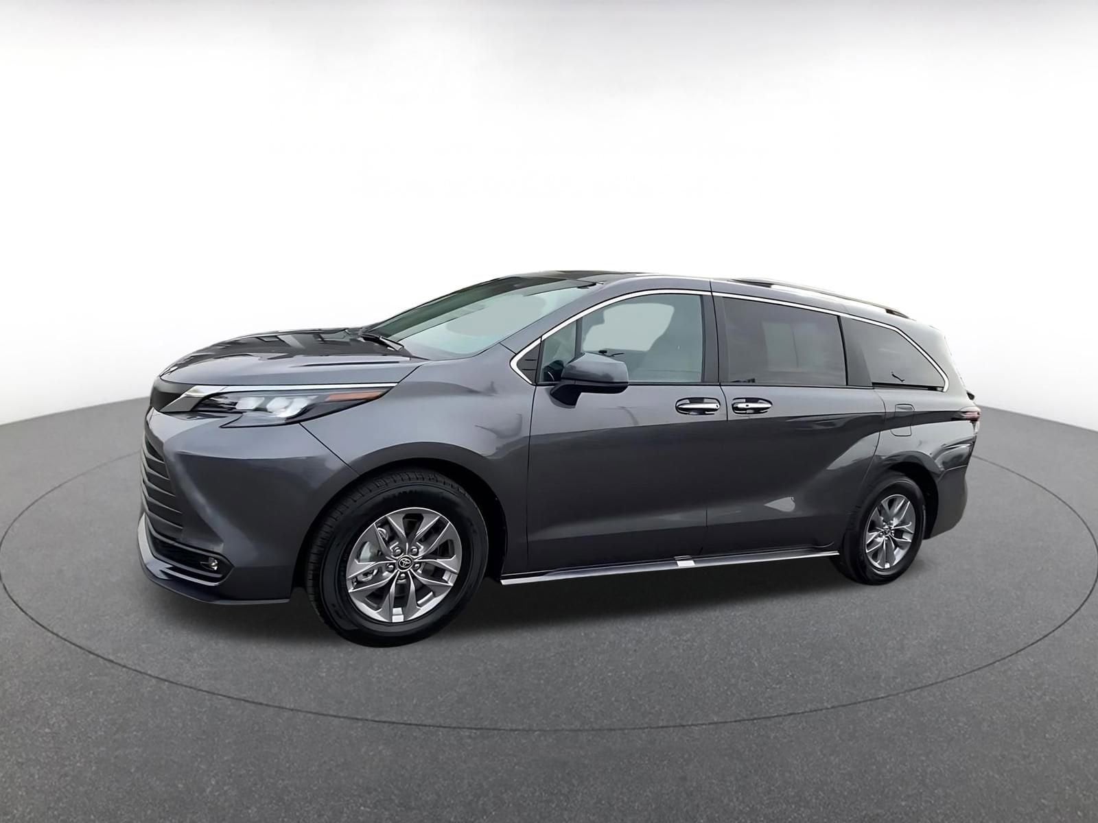Thumbnail: 2025 Toyota Sienna - 8