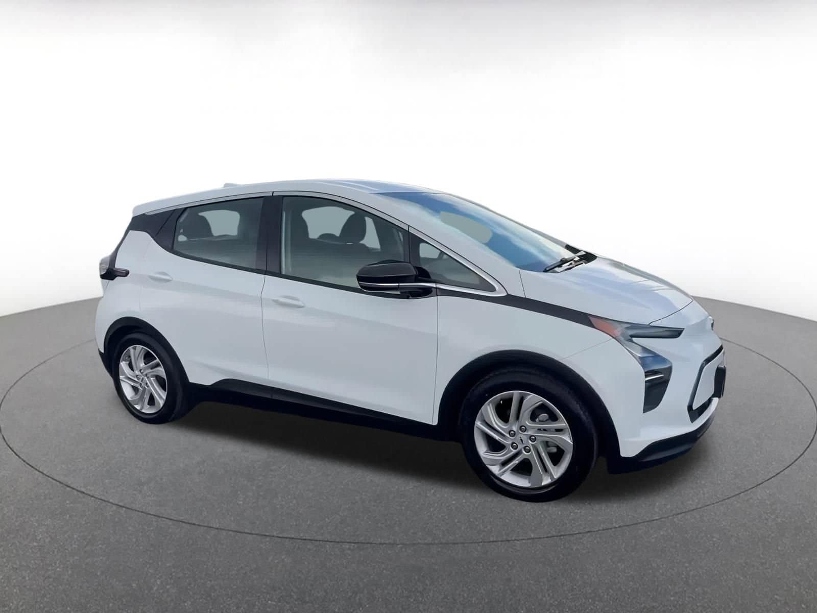 Thumbnail: 2023 Chevrolet Bolt EV - 2