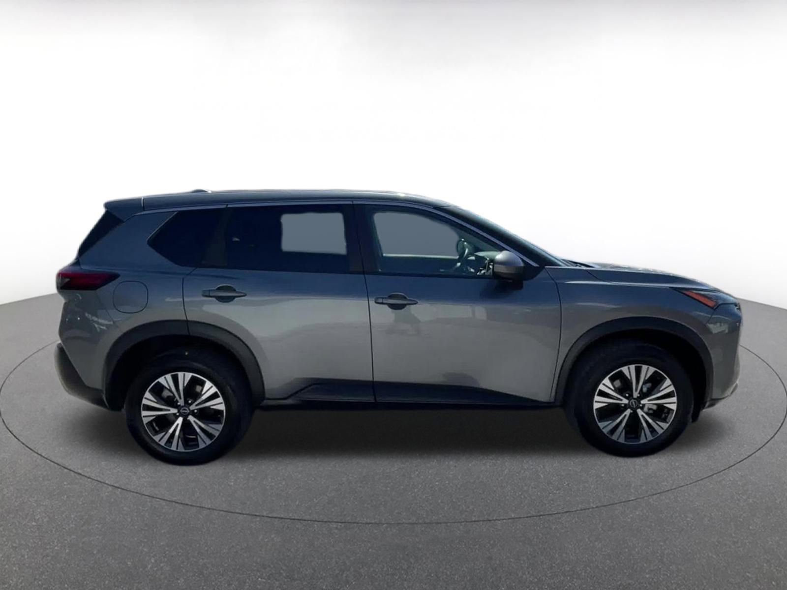 2023 Nissan Rogue SV 16