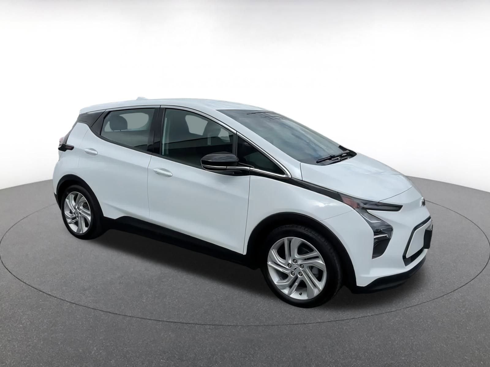 Thumbnail: 2023 Chevrolet Bolt EV - 2