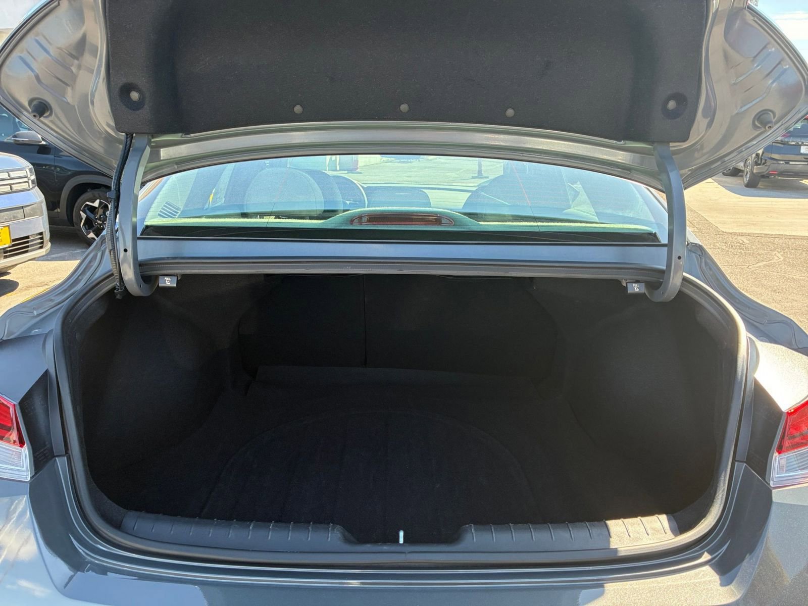 Thumbnail: 2025 Hyundai Elantra - 32