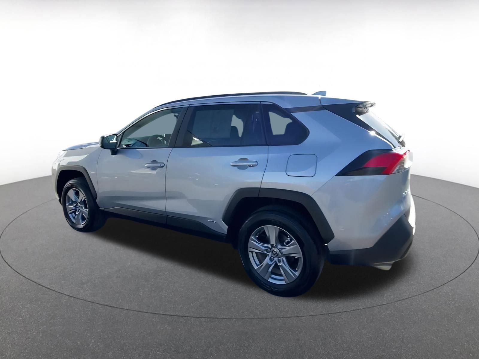 Thumbnail: 2025 Toyota RAV4 - 10