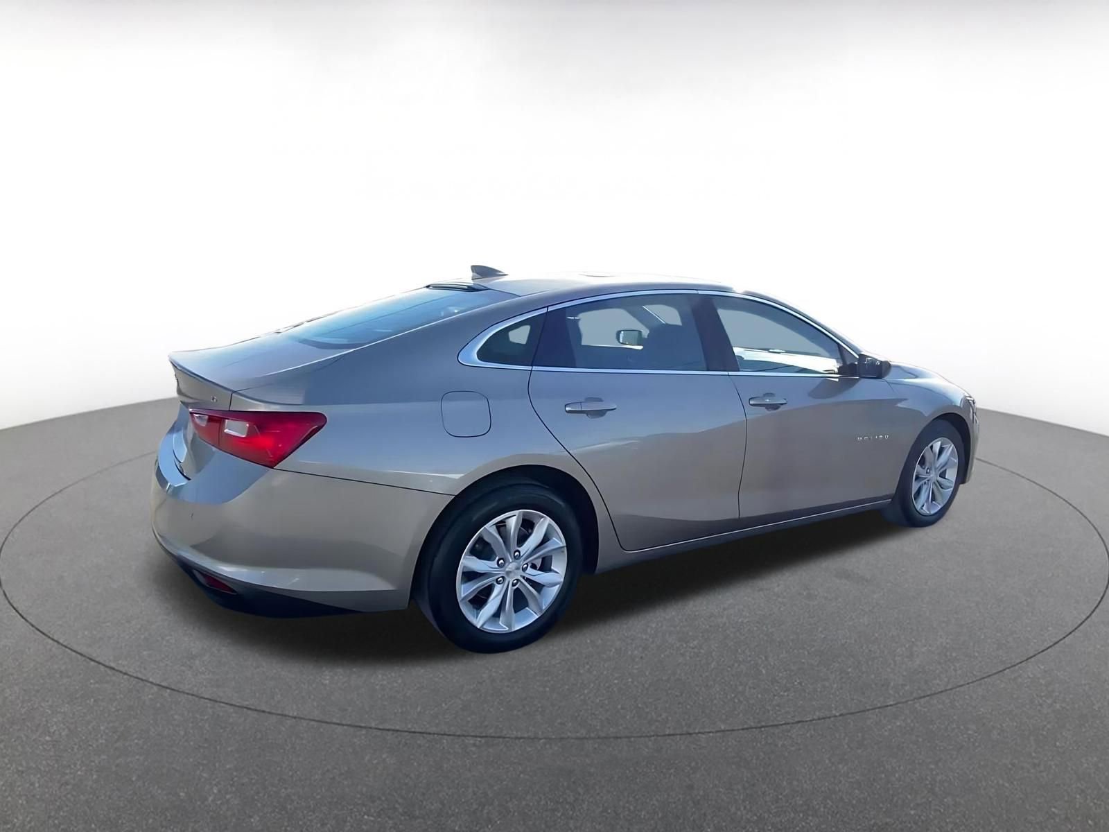 Thumbnail: 2024 Chevrolet Malibu - 15