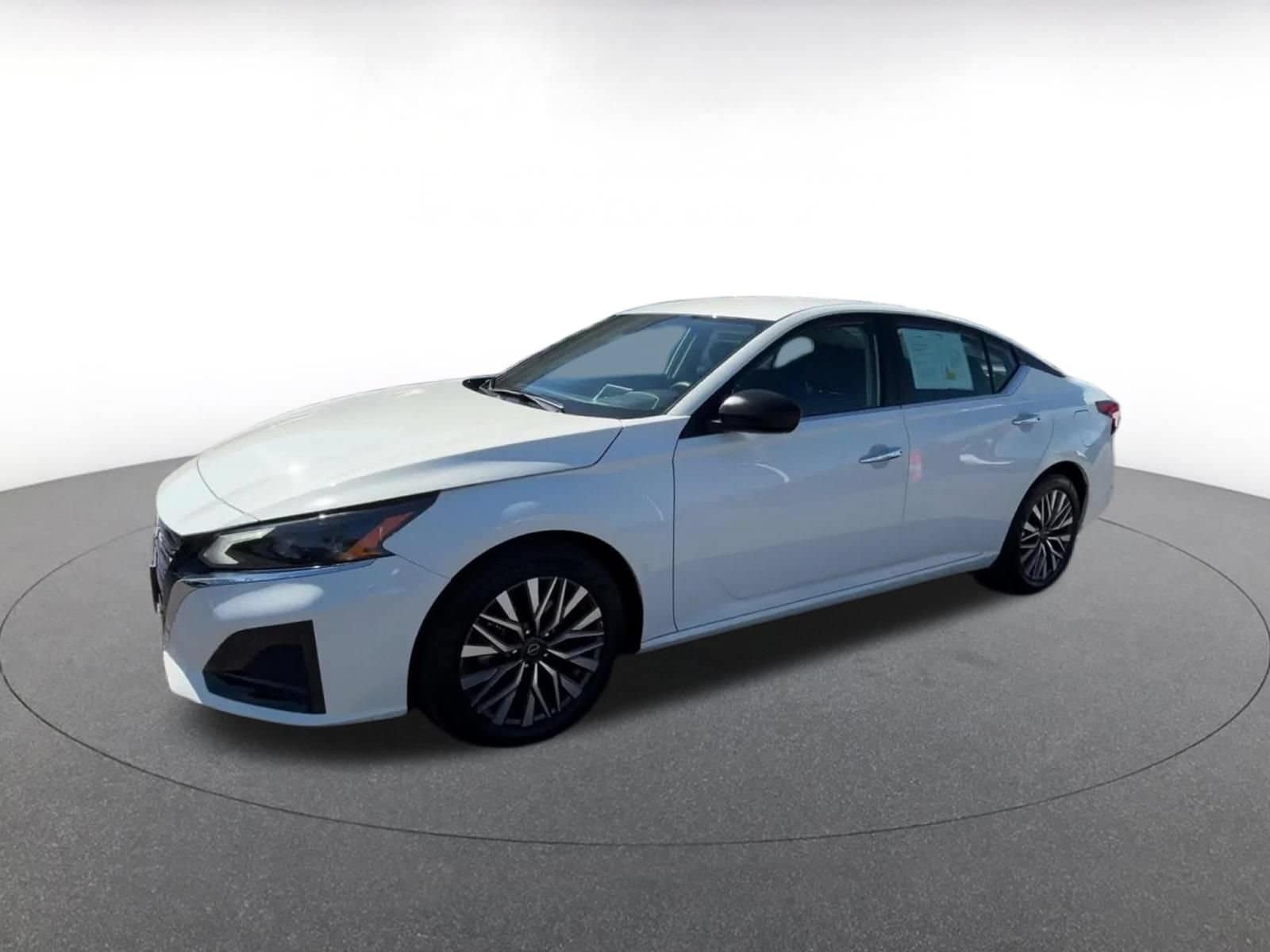 Thumbnail: 2025 Nissan Altima - 8