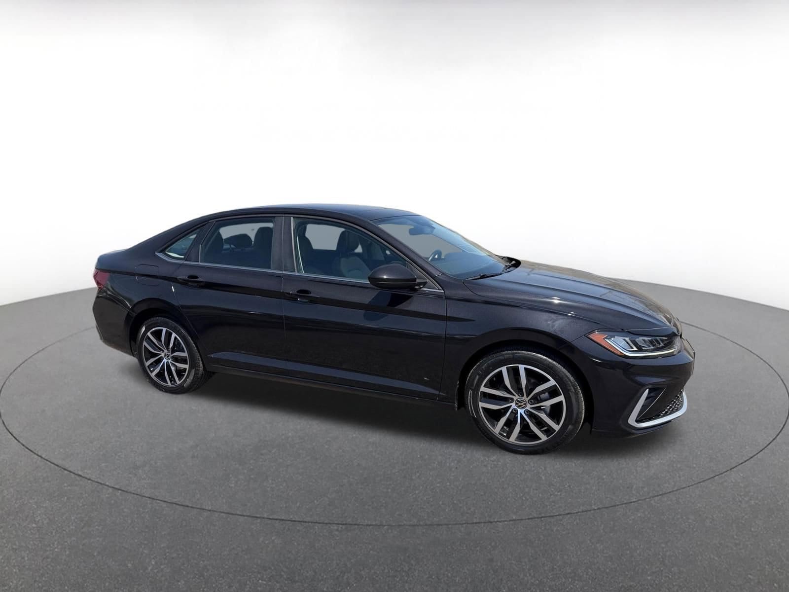 Thumbnail: 2025 Volkswagen Jetta - 1