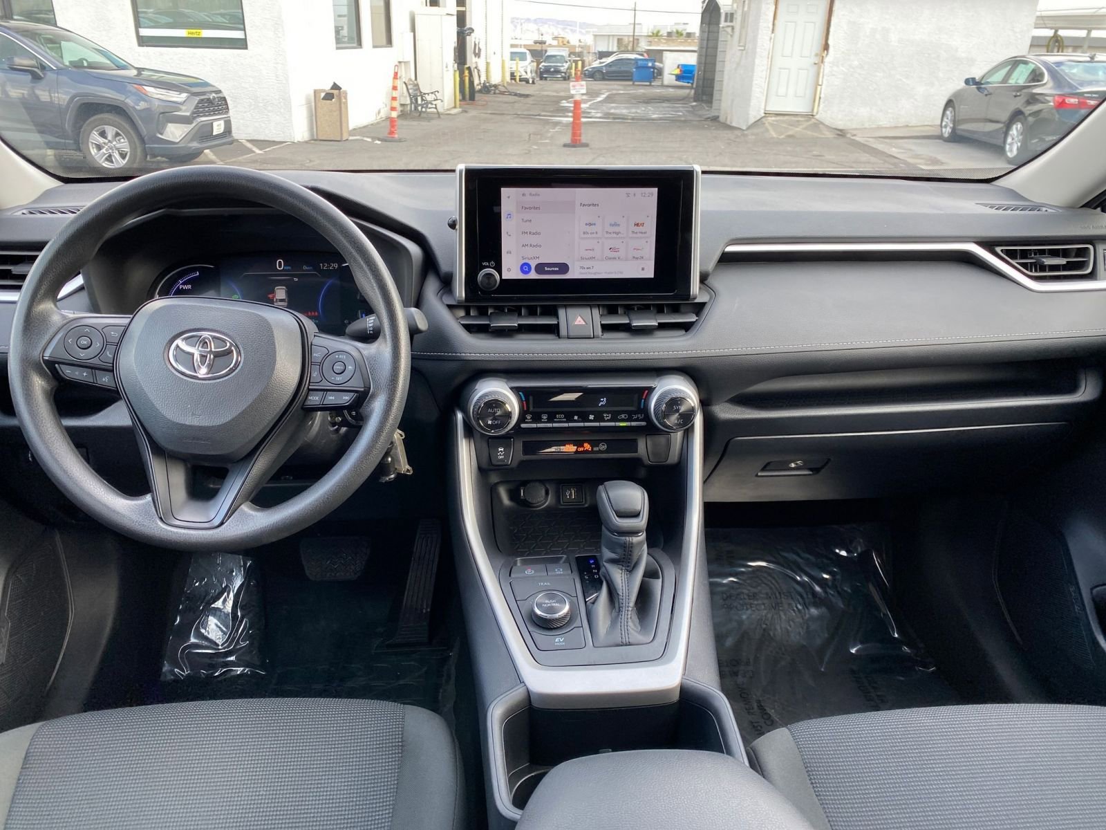 Thumbnail: 2025 Toyota RAV4 - 33