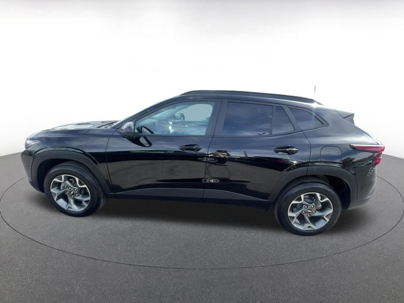 Thumbnail: 2025 Chevrolet Trax - 9