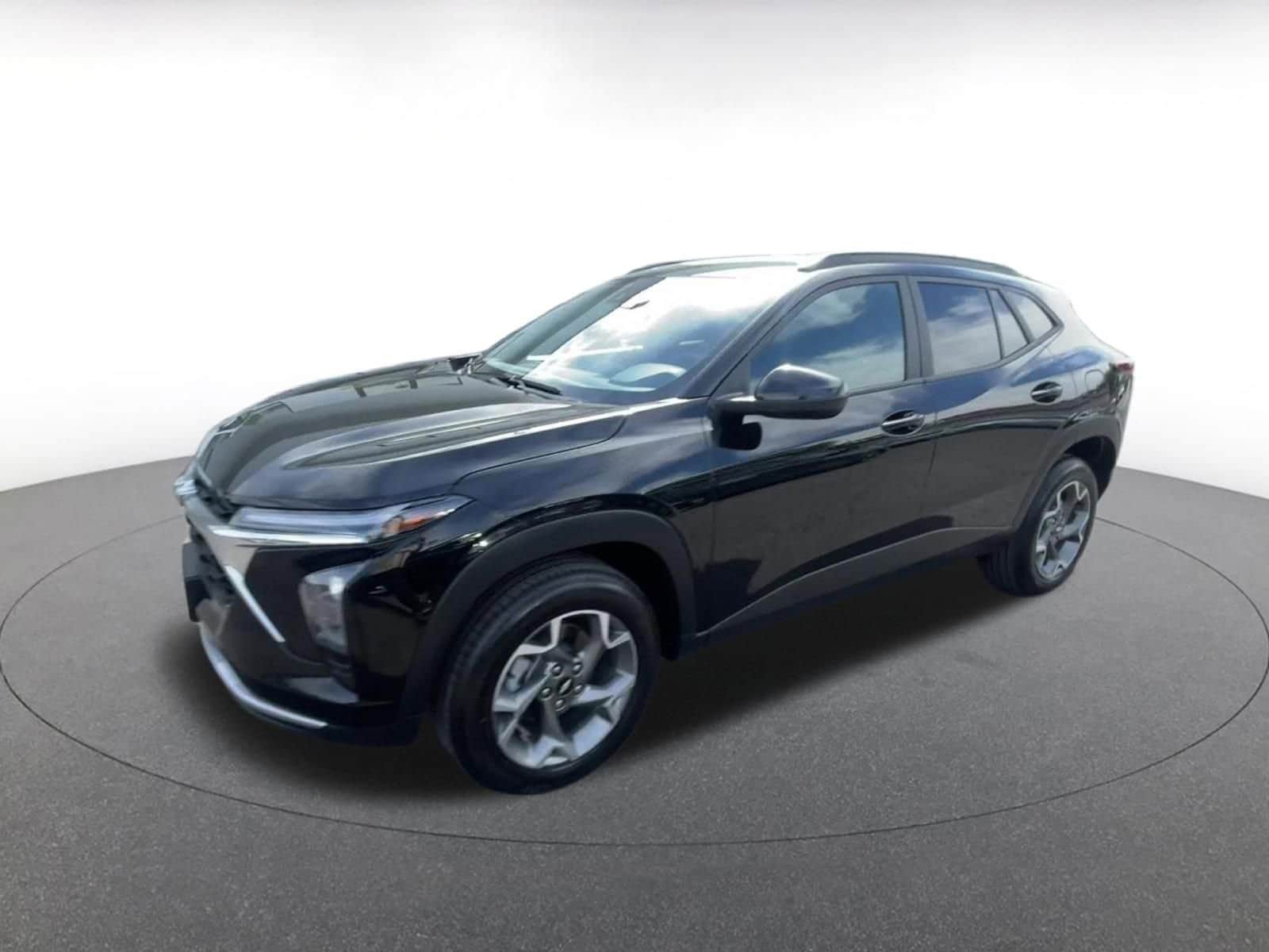 Thumbnail: 2025 Chevrolet Trax - 8