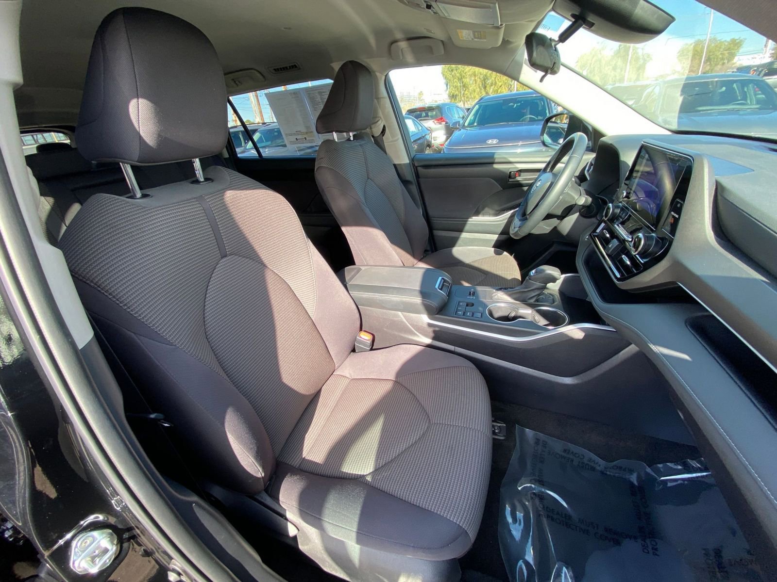 Thumbnail: 2025 Toyota Highlander - 28