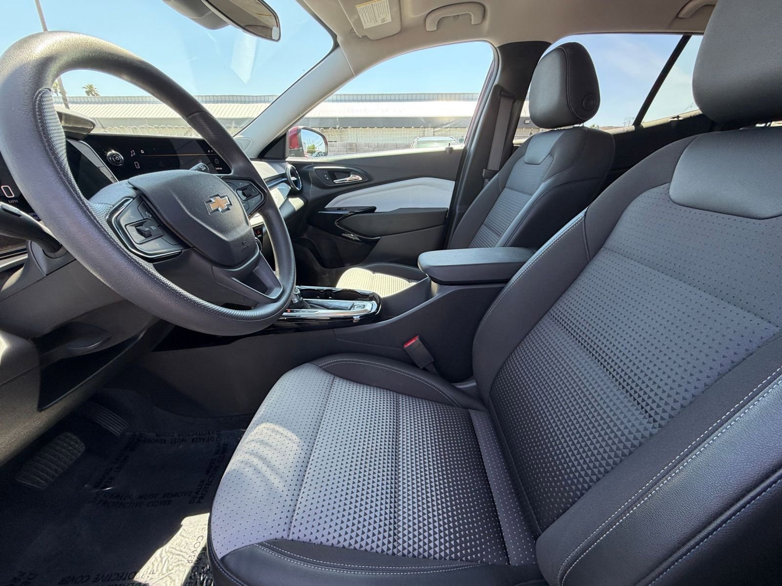 Thumbnail: 2025 Chevrolet Trax - 25