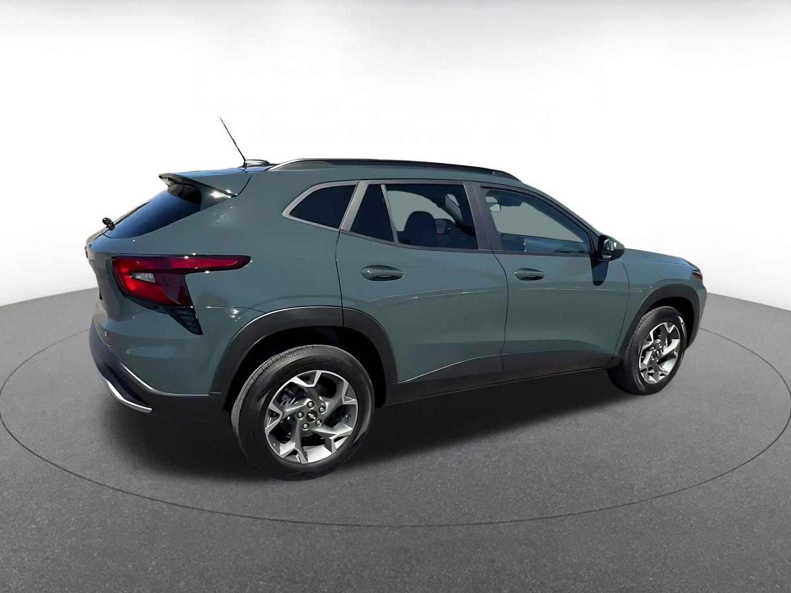 Thumbnail: 2025 Chevrolet Trax - 14