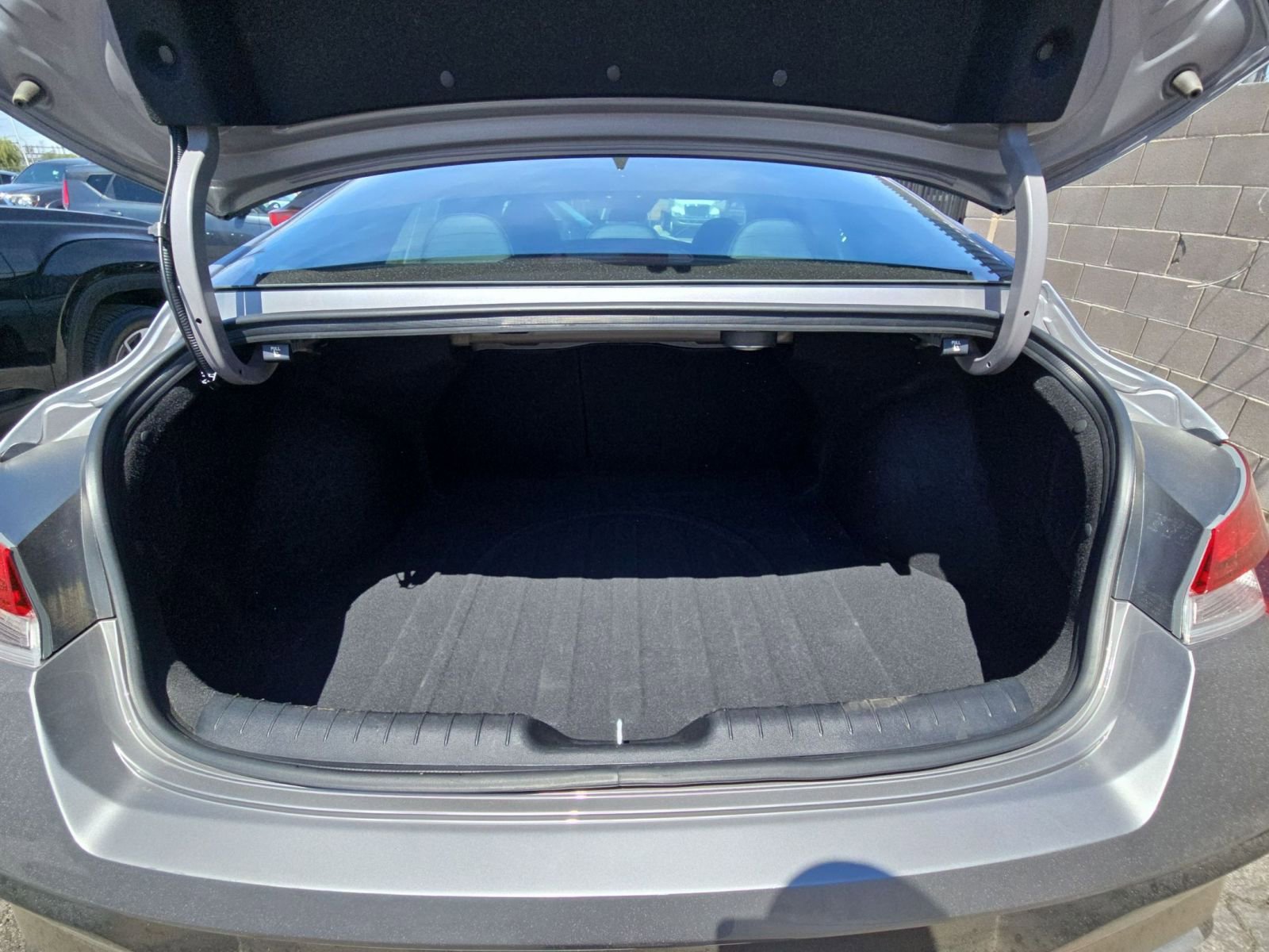 Thumbnail: 2025 Hyundai Elantra - 17