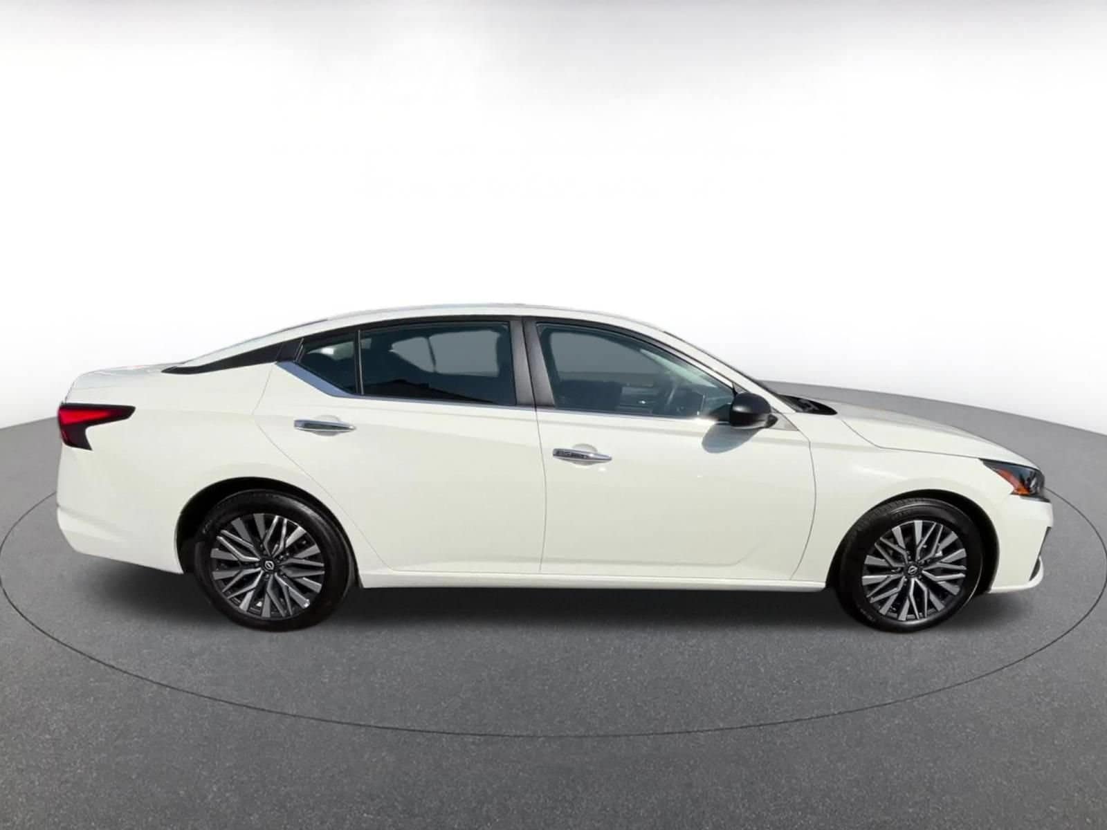 Thumbnail: 2025 Nissan Altima - 15