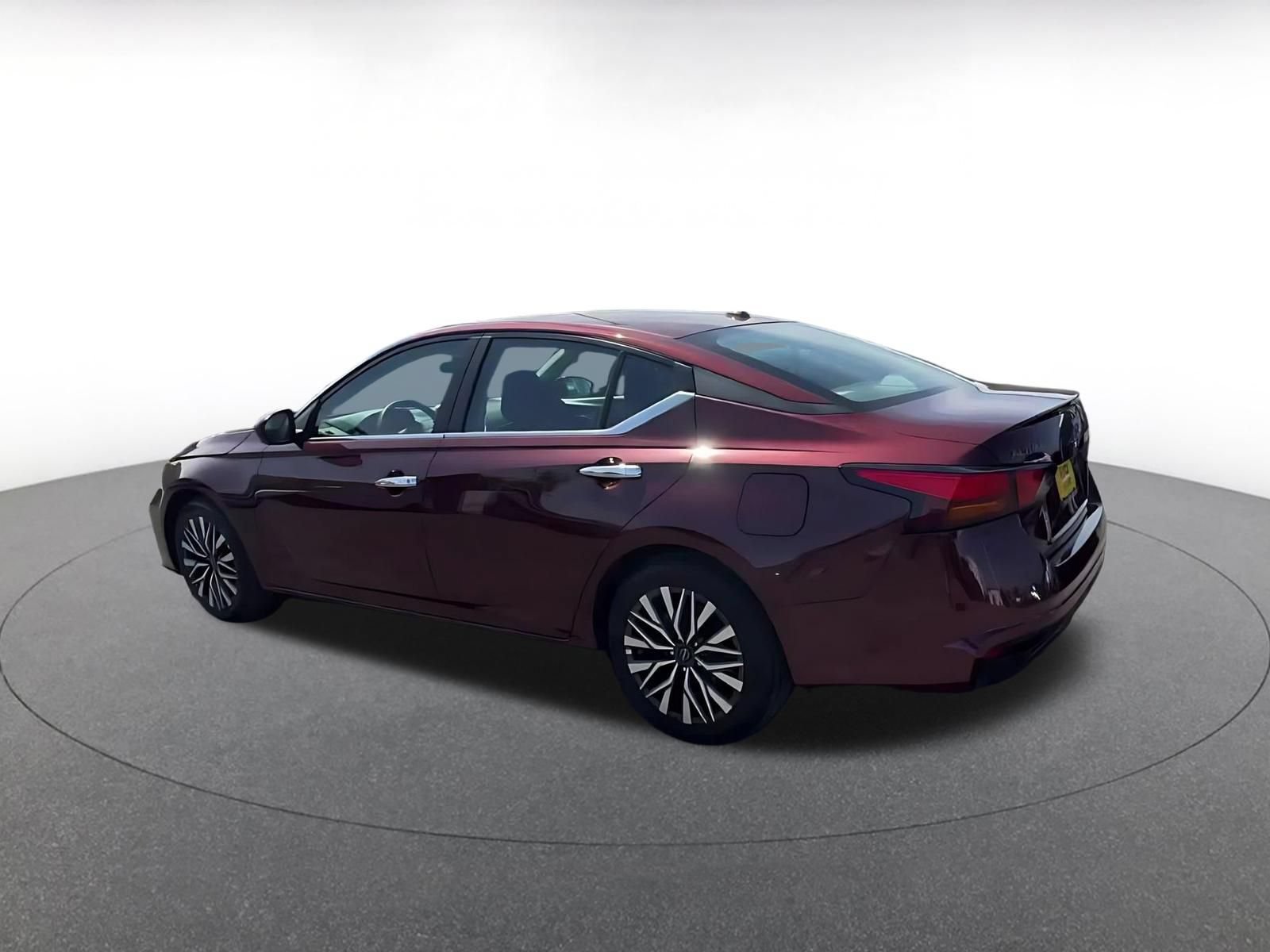 Thumbnail: 2025 Nissan Altima - 8
