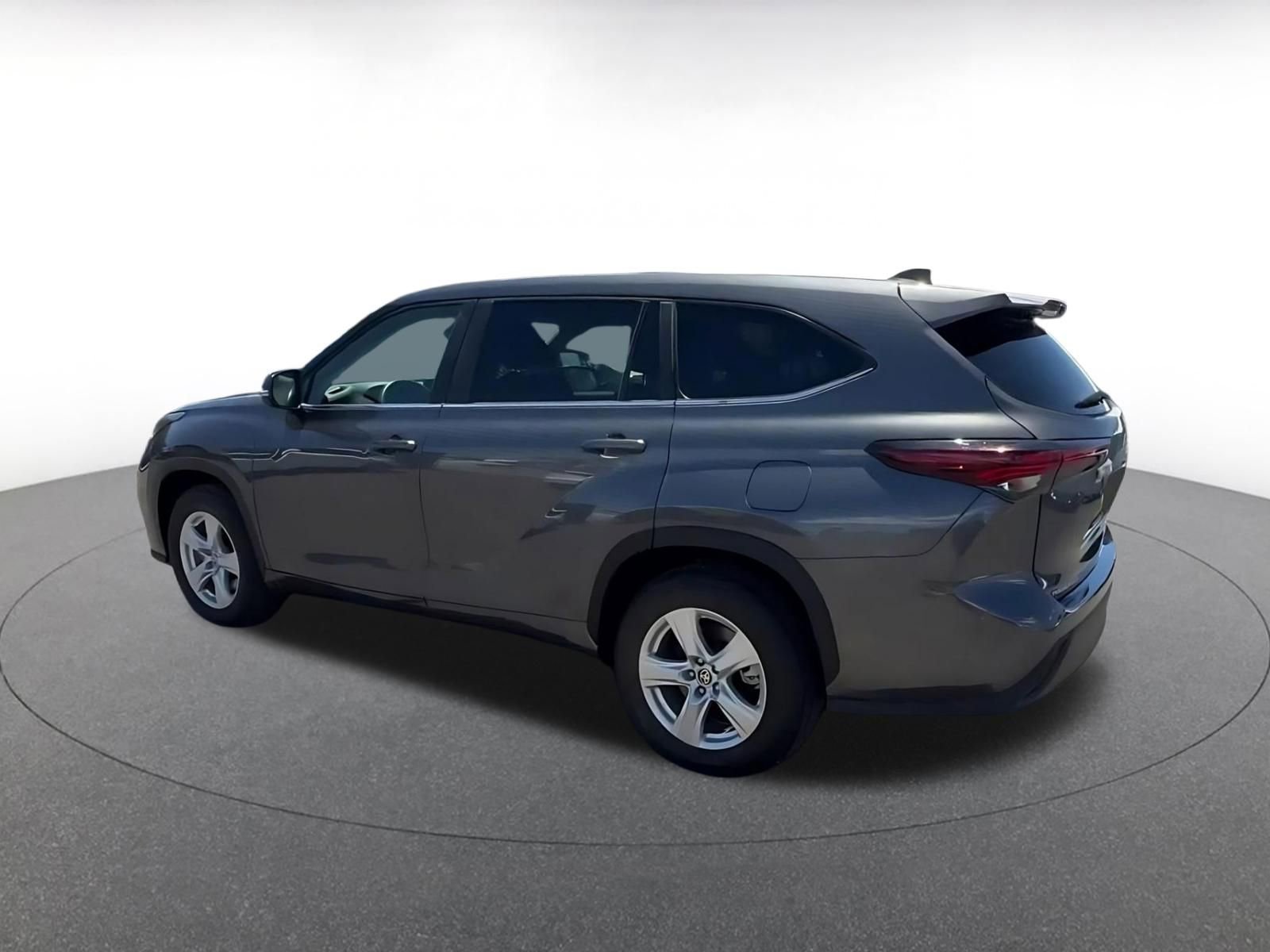 Thumbnail: 2025 Toyota Highlander - 10