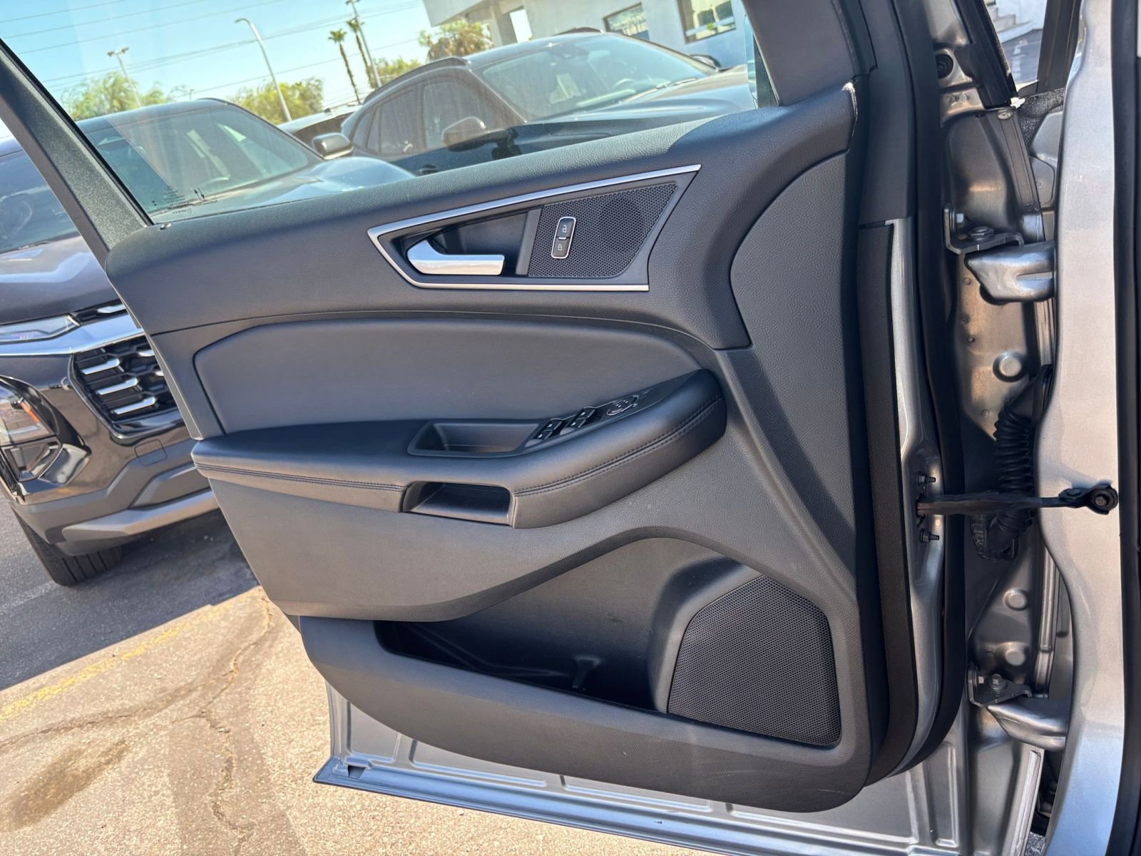 Thumbnail: 2023 Ford Edge - 18