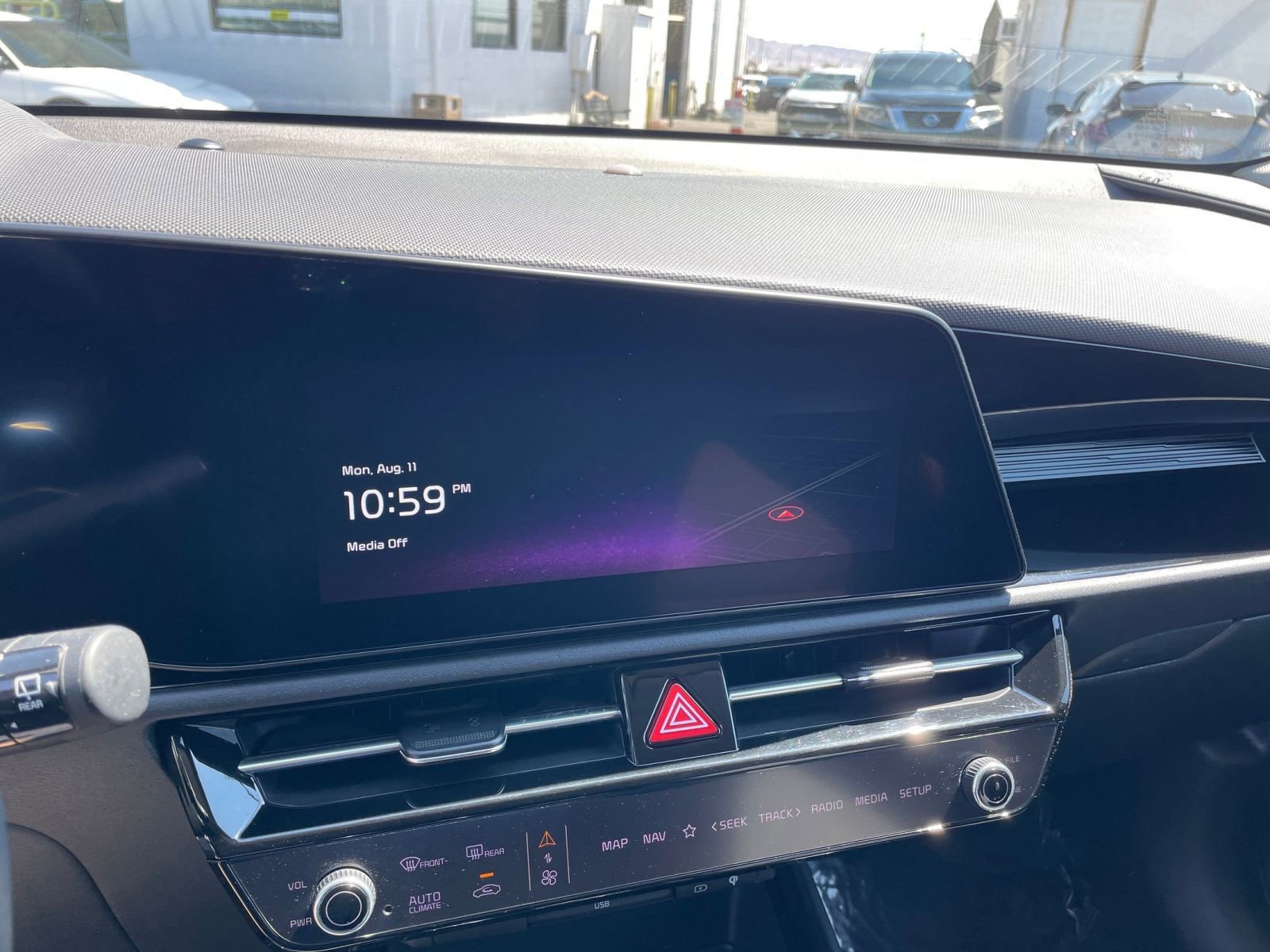Thumbnail: 2023 Kia Niro - 25
