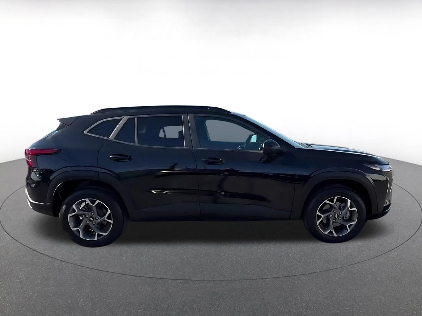 Thumbnail: 2025 Chevrolet Trax - 15