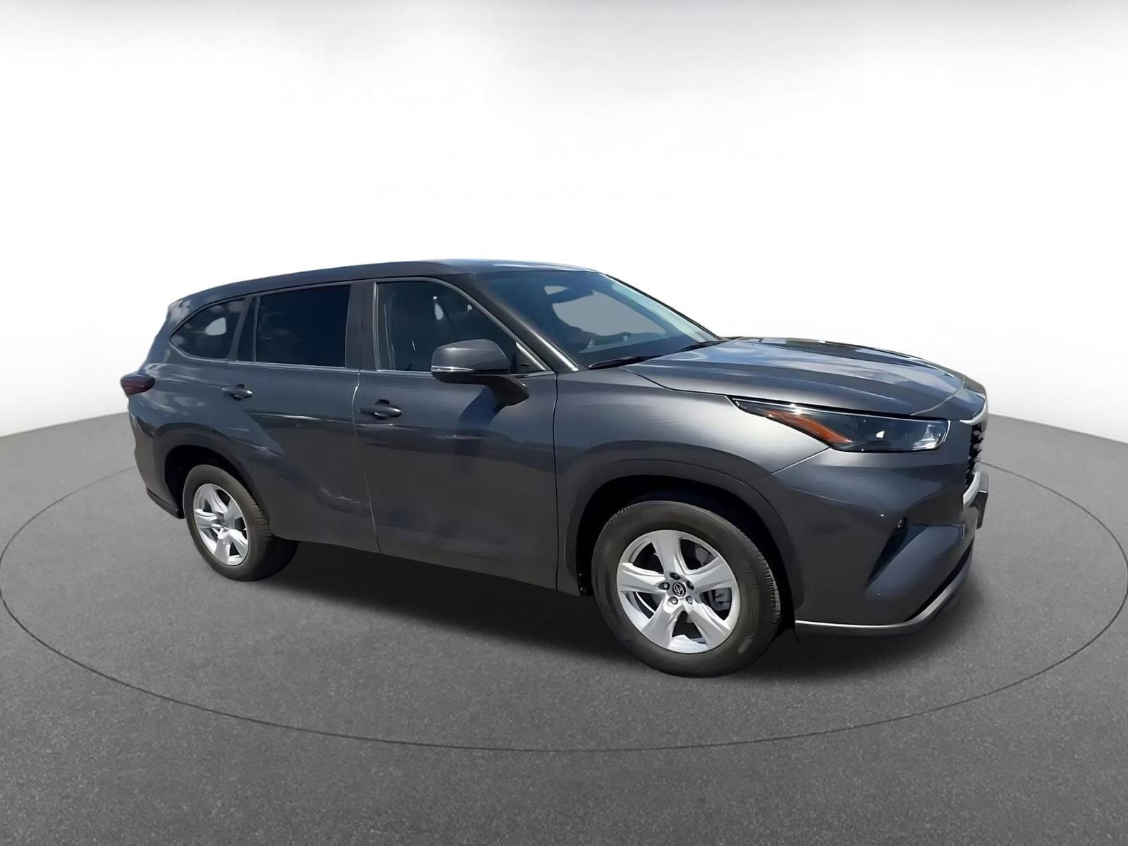 Thumbnail: 2025 Toyota Highlander - 2