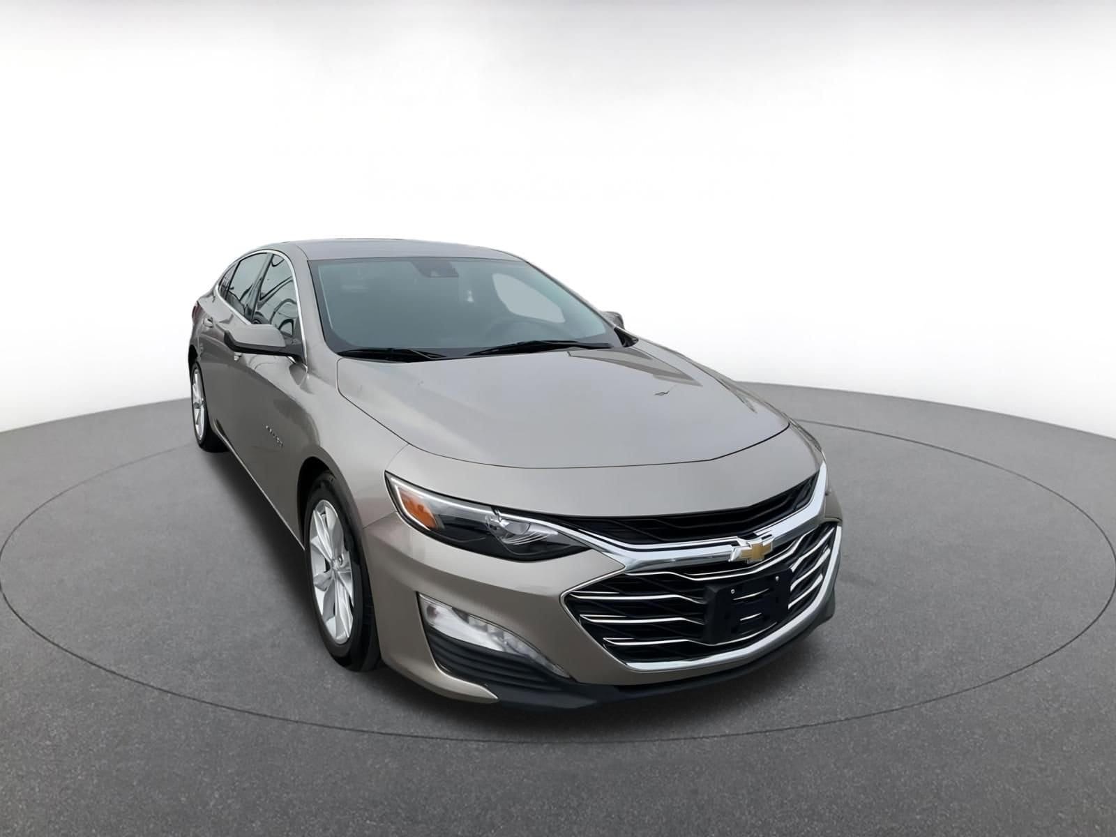 Thumbnail: 2023 Chevrolet Malibu - 3