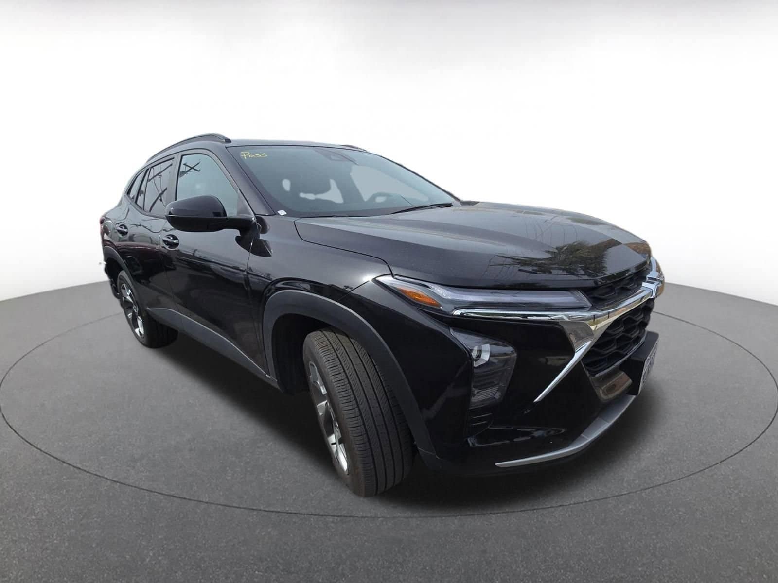 Thumbnail: 2025 Chevrolet Trax - 2