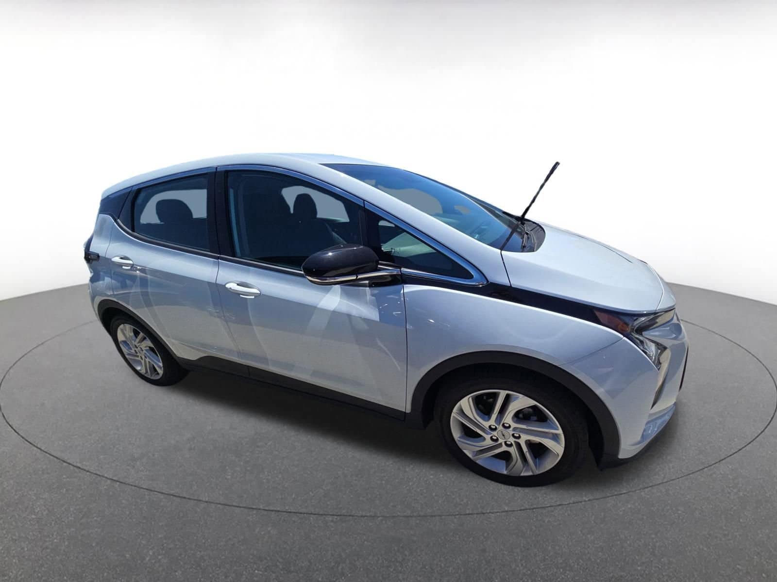 Thumbnail: 2023 Chevrolet Bolt EV - 2