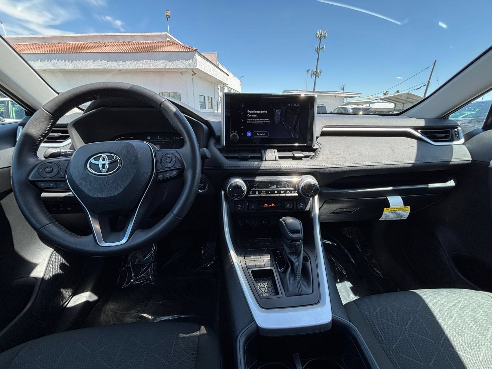 Thumbnail: 2025 Toyota RAV4 - 32