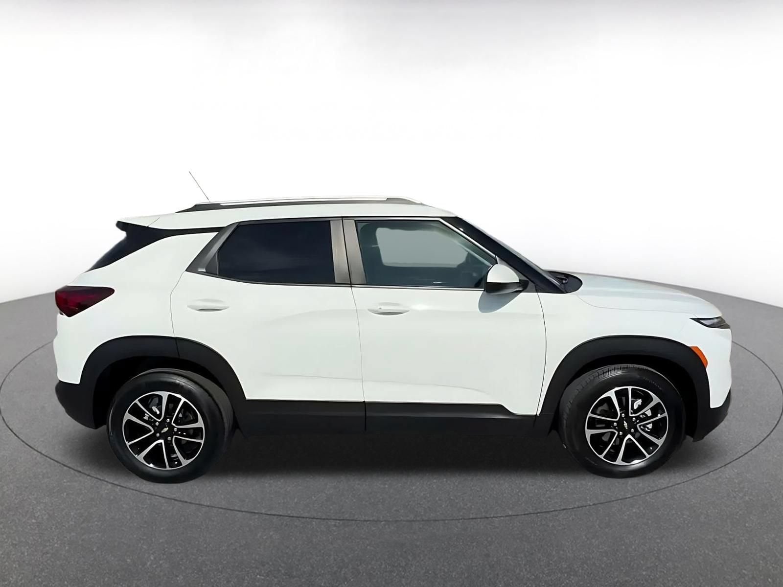 Thumbnail: 2025 Chevrolet TrailBlazer - 16