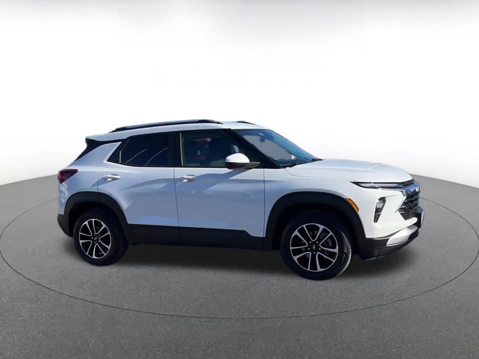 Thumbnail: 2025 Chevrolet TrailBlazer - 2