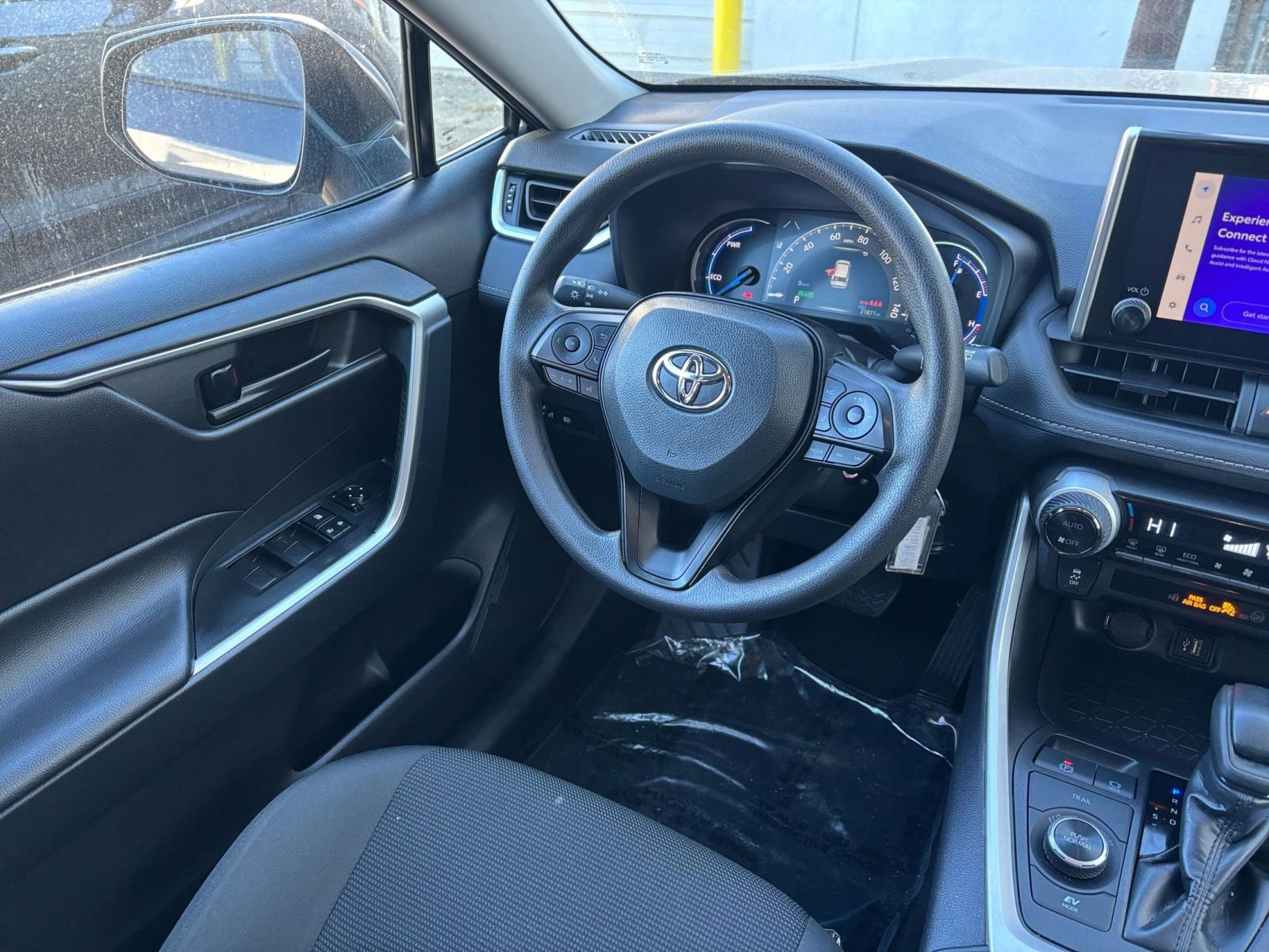 Thumbnail: 2025 Toyota RAV4 - 30