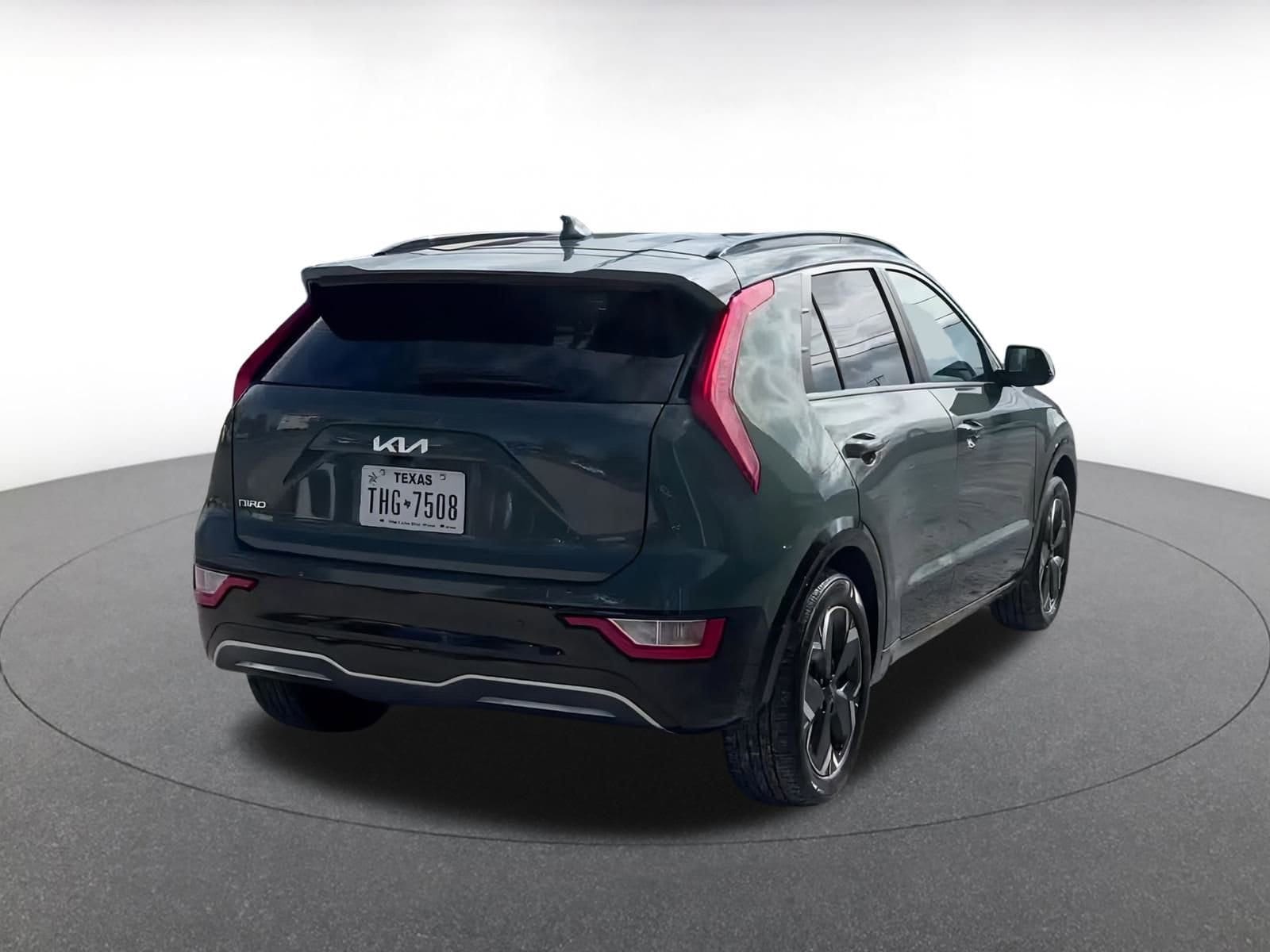 Thumbnail: 2023 Kia Niro - 14
