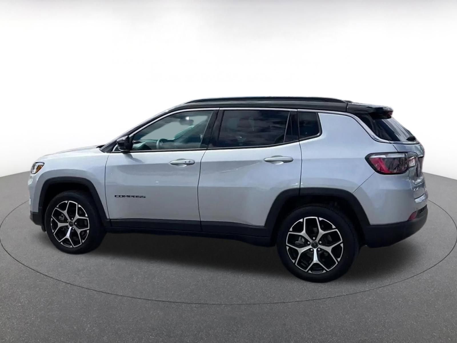 Thumbnail: 2025 Jeep Compass - 9
