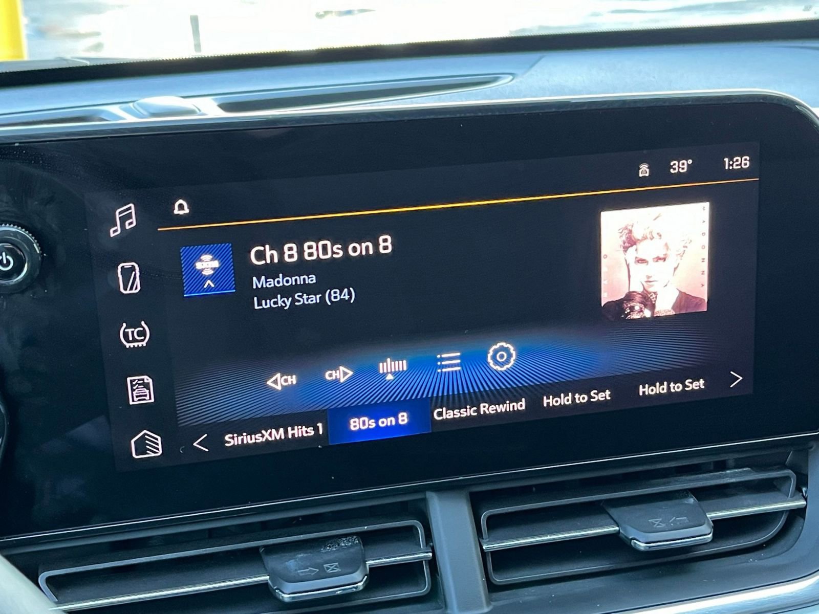 Thumbnail: 2025 Chevrolet Trax - 21