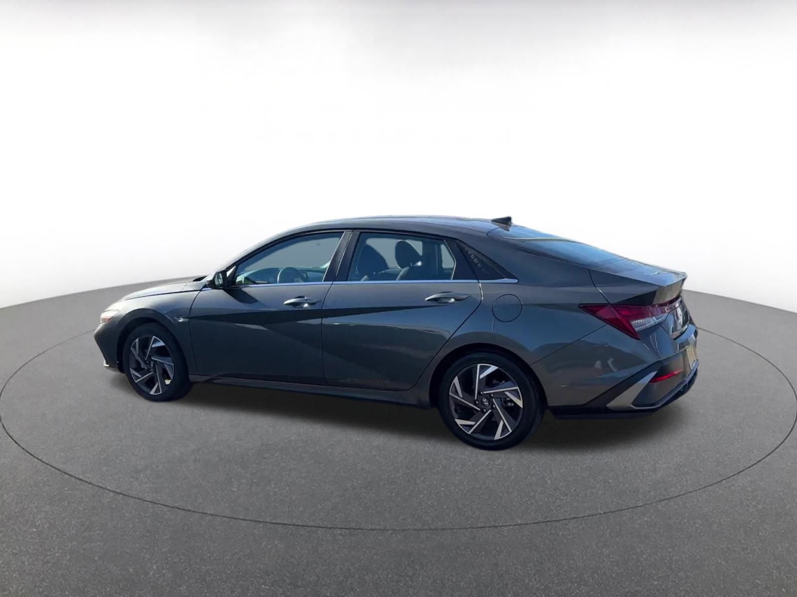 Thumbnail: 2025 Hyundai Elantra - 10