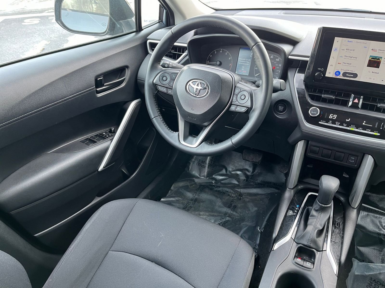 Thumbnail: 2025 Toyota Corolla Cross - 31