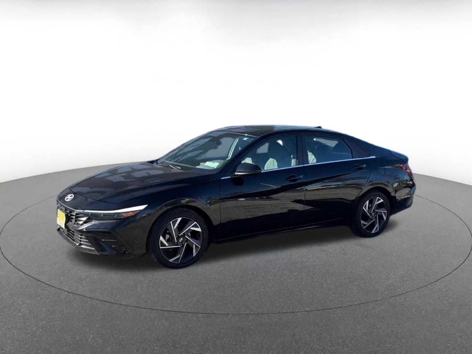 Thumbnail: 2025 Hyundai Elantra - 8