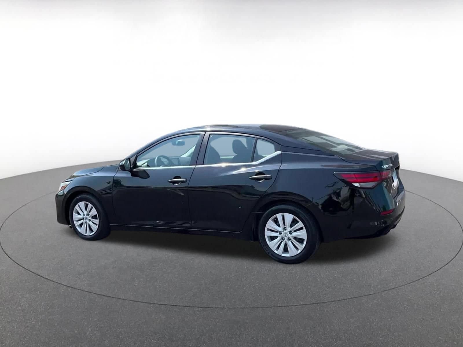 Thumbnail: 2025 Nissan Sentra - 10