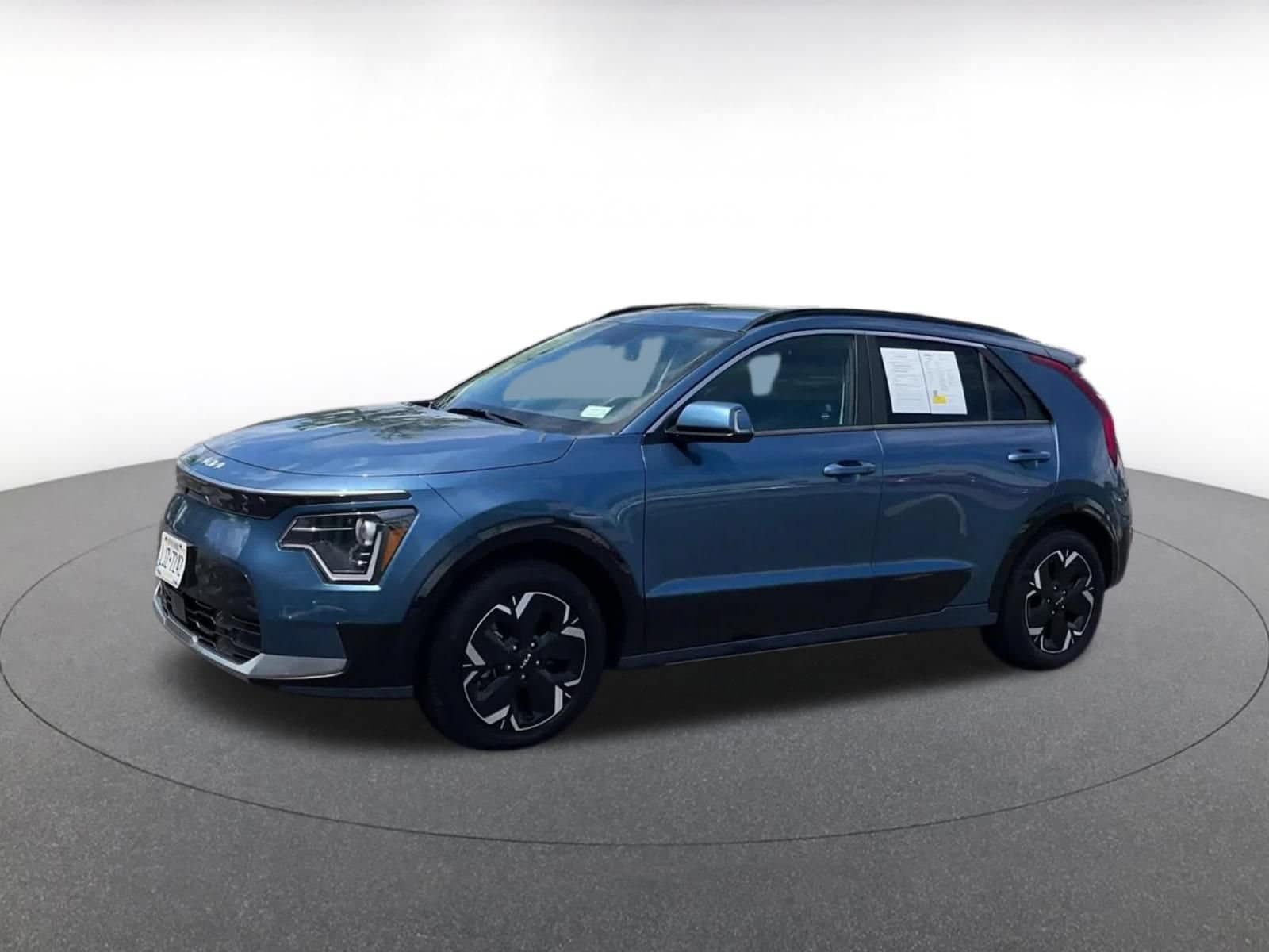 Thumbnail: 2024 Kia Niro - 7