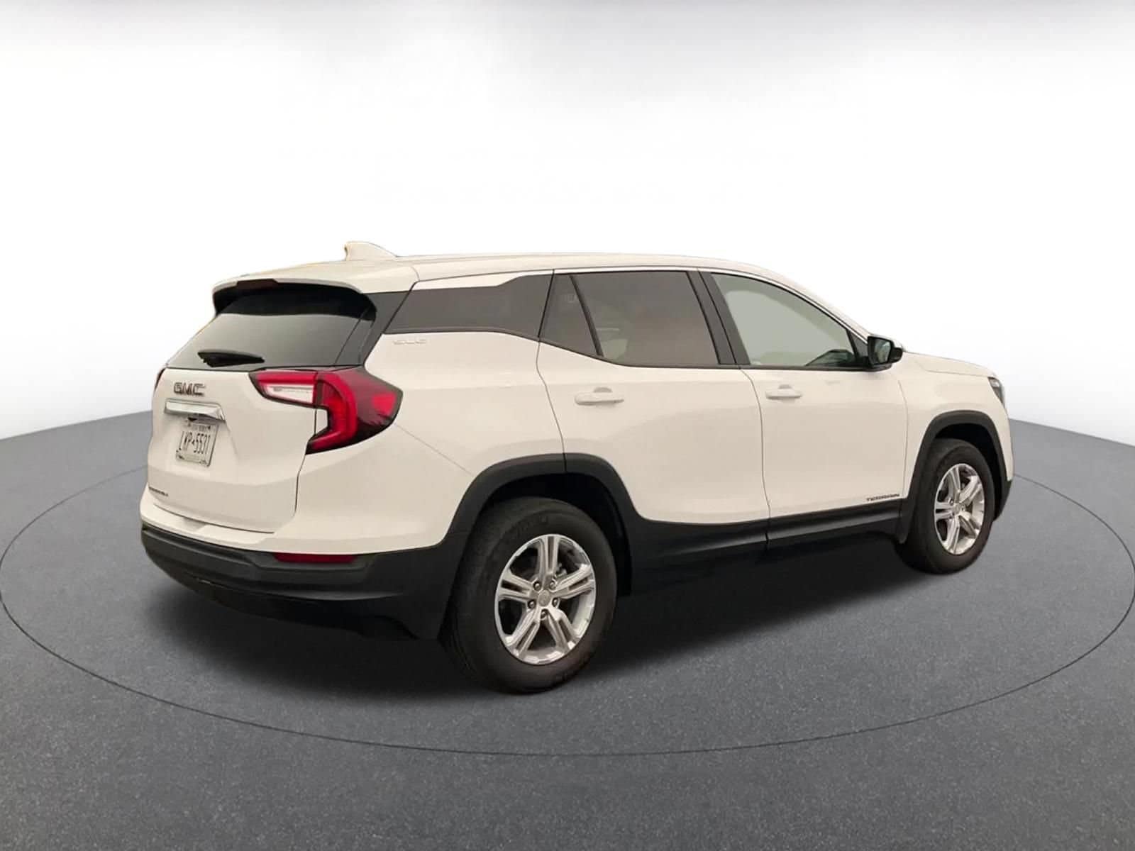 2024 GMC Terrain SLE - Photo 14