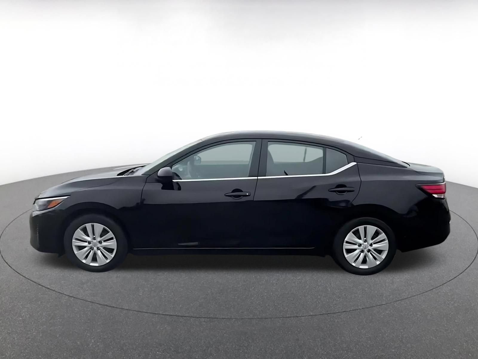 Thumbnail: 2025 Nissan Sentra - 9