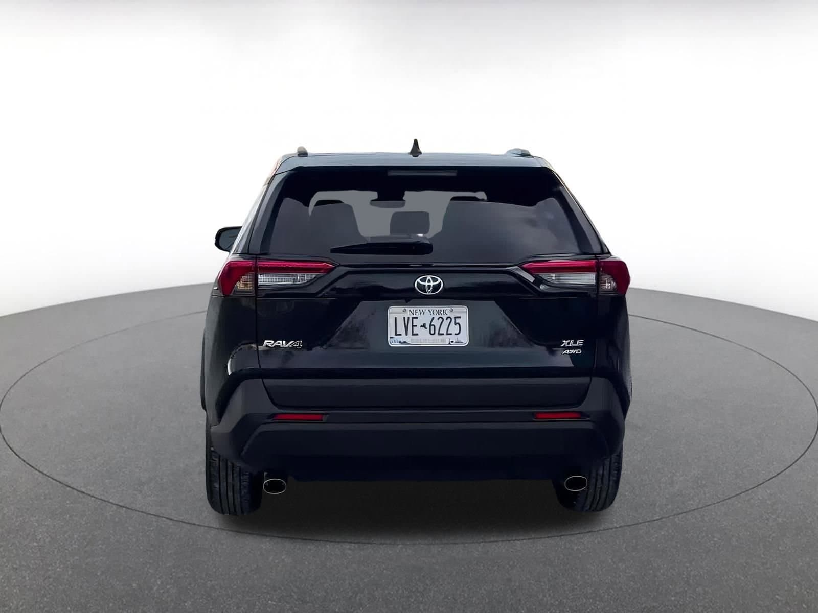 Thumbnail: 2025 Toyota RAV4 - 12