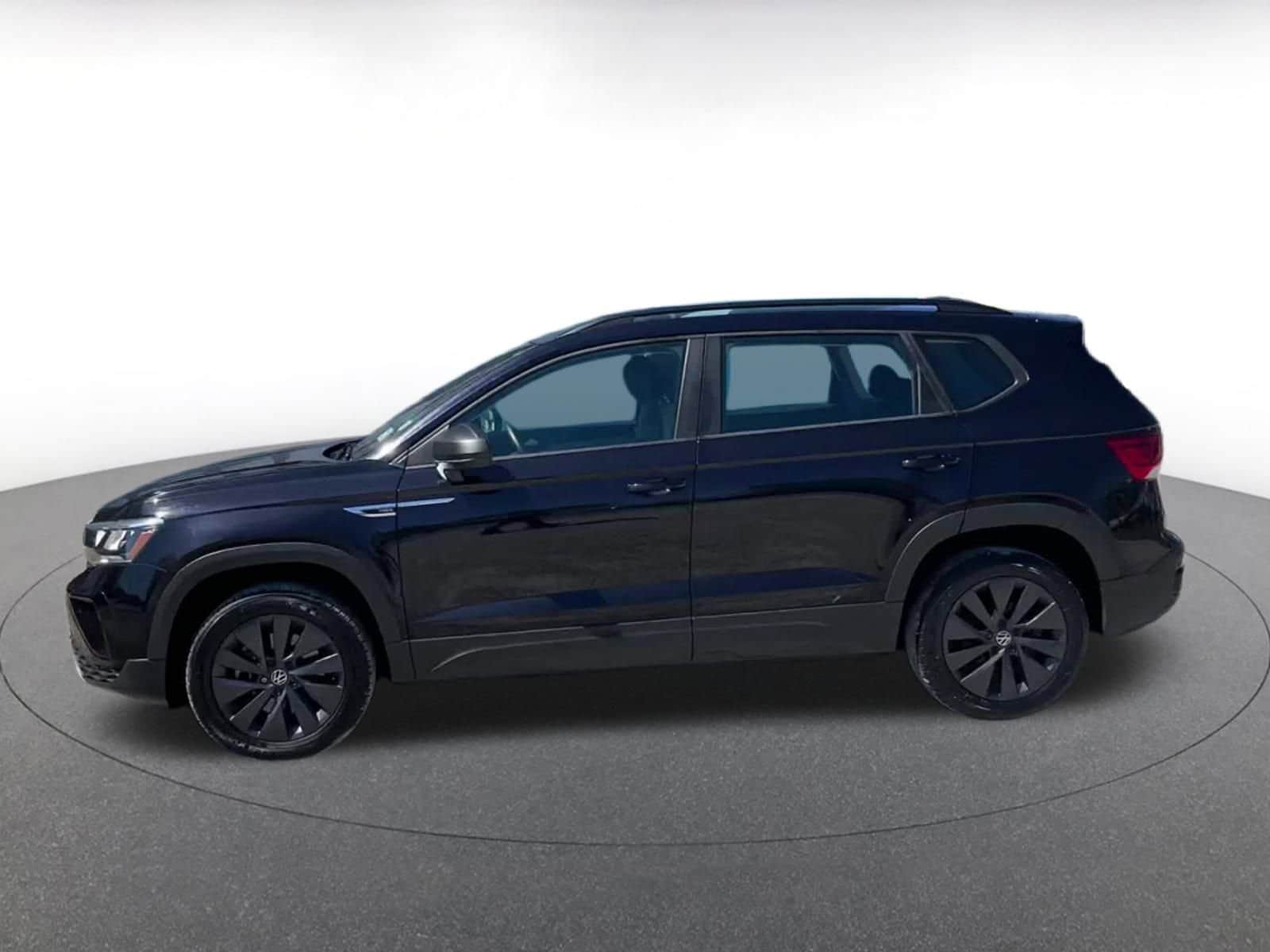 Thumbnail: 2024 Volkswagen Taos - 8