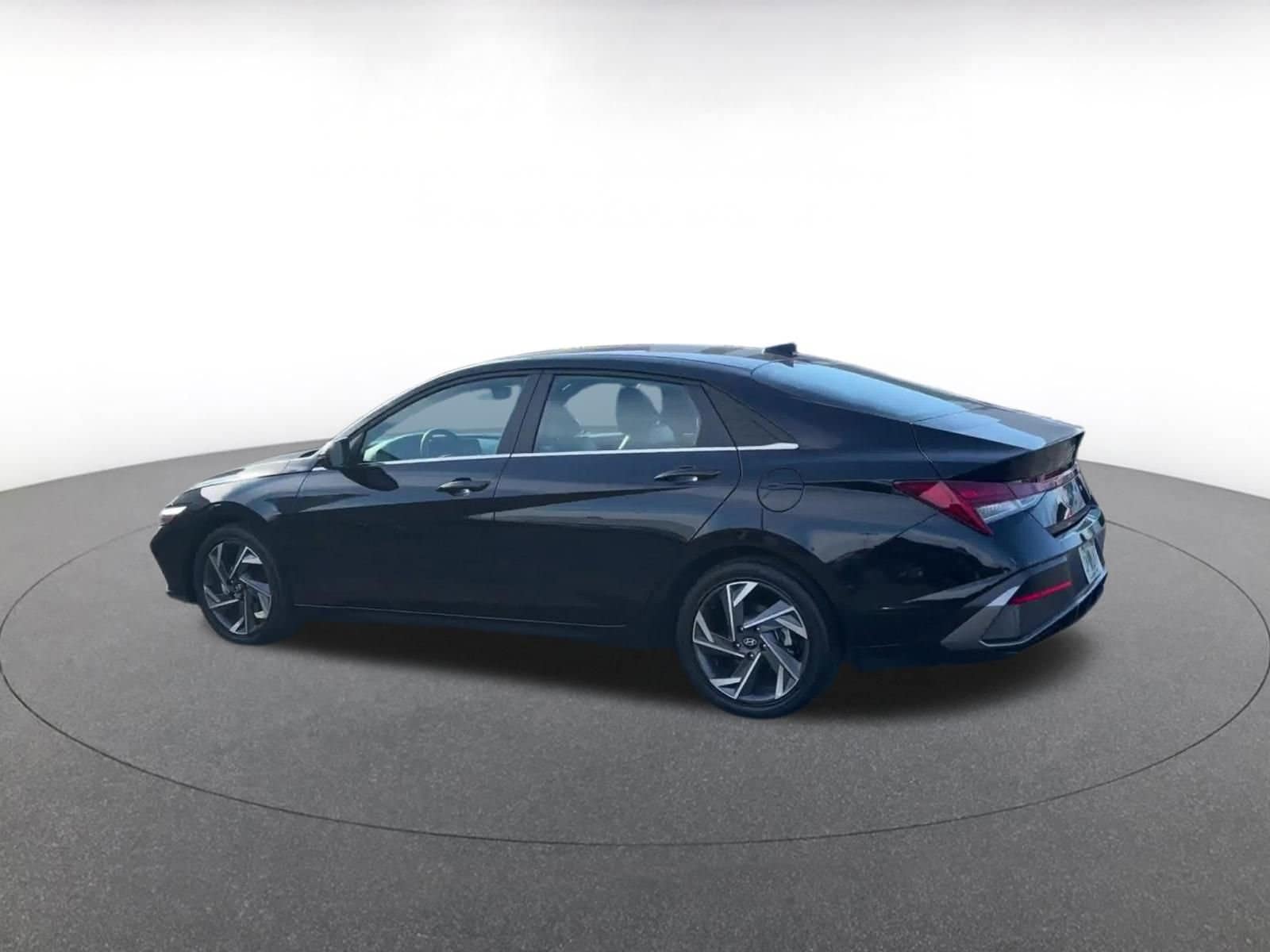 Thumbnail: 2025 Hyundai Elantra - 10