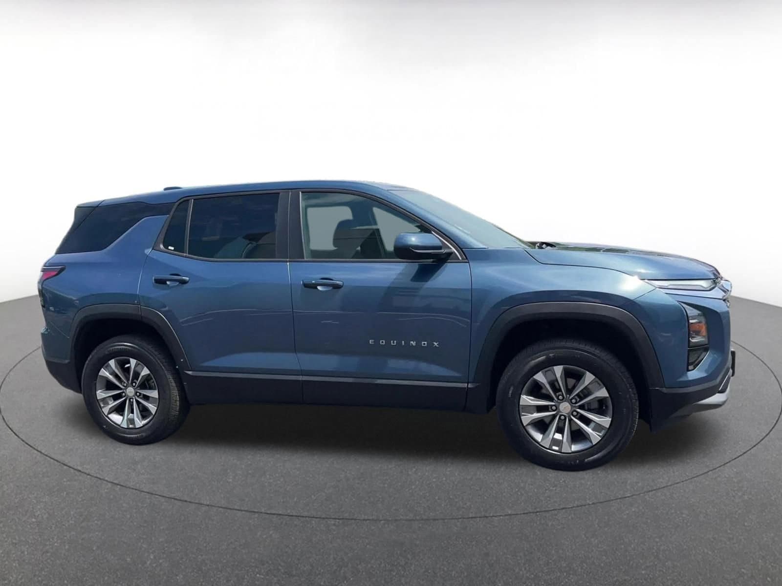 Thumbnail: 2025 Chevrolet Equinox - 16