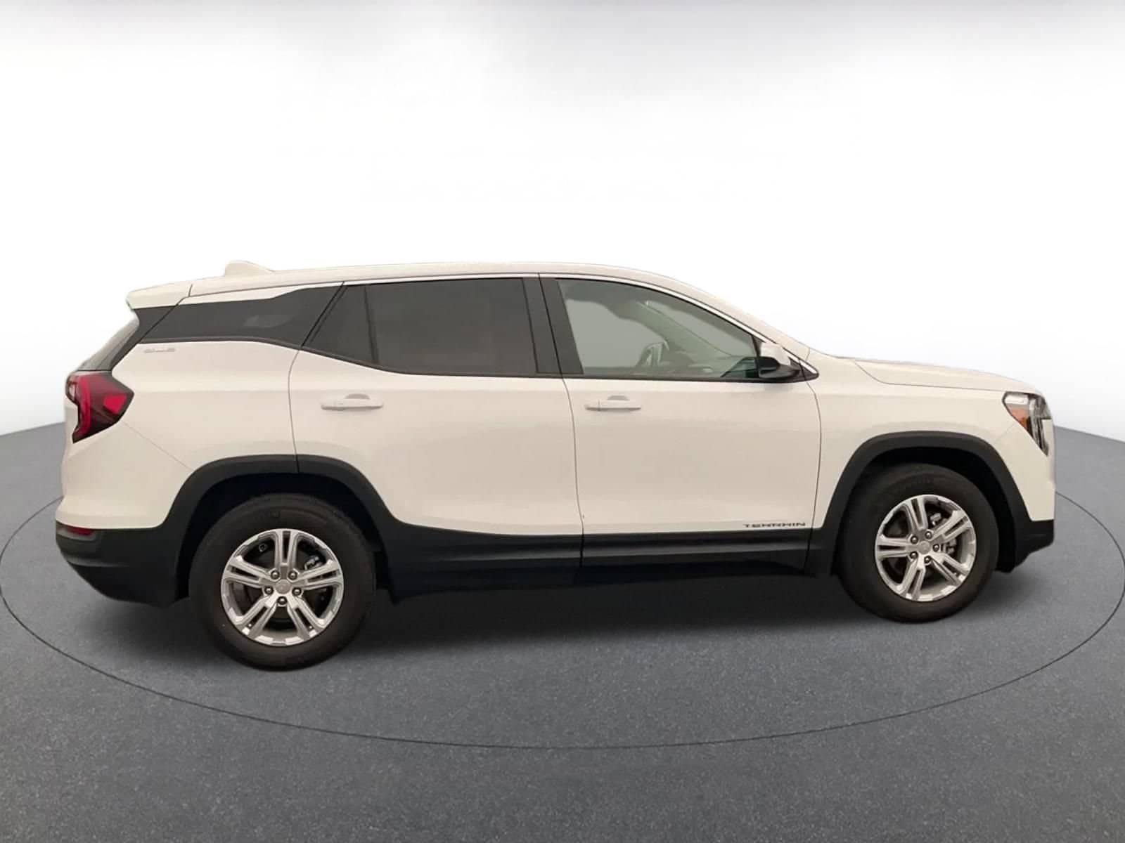 2024 GMC Terrain SLE - Photo 15