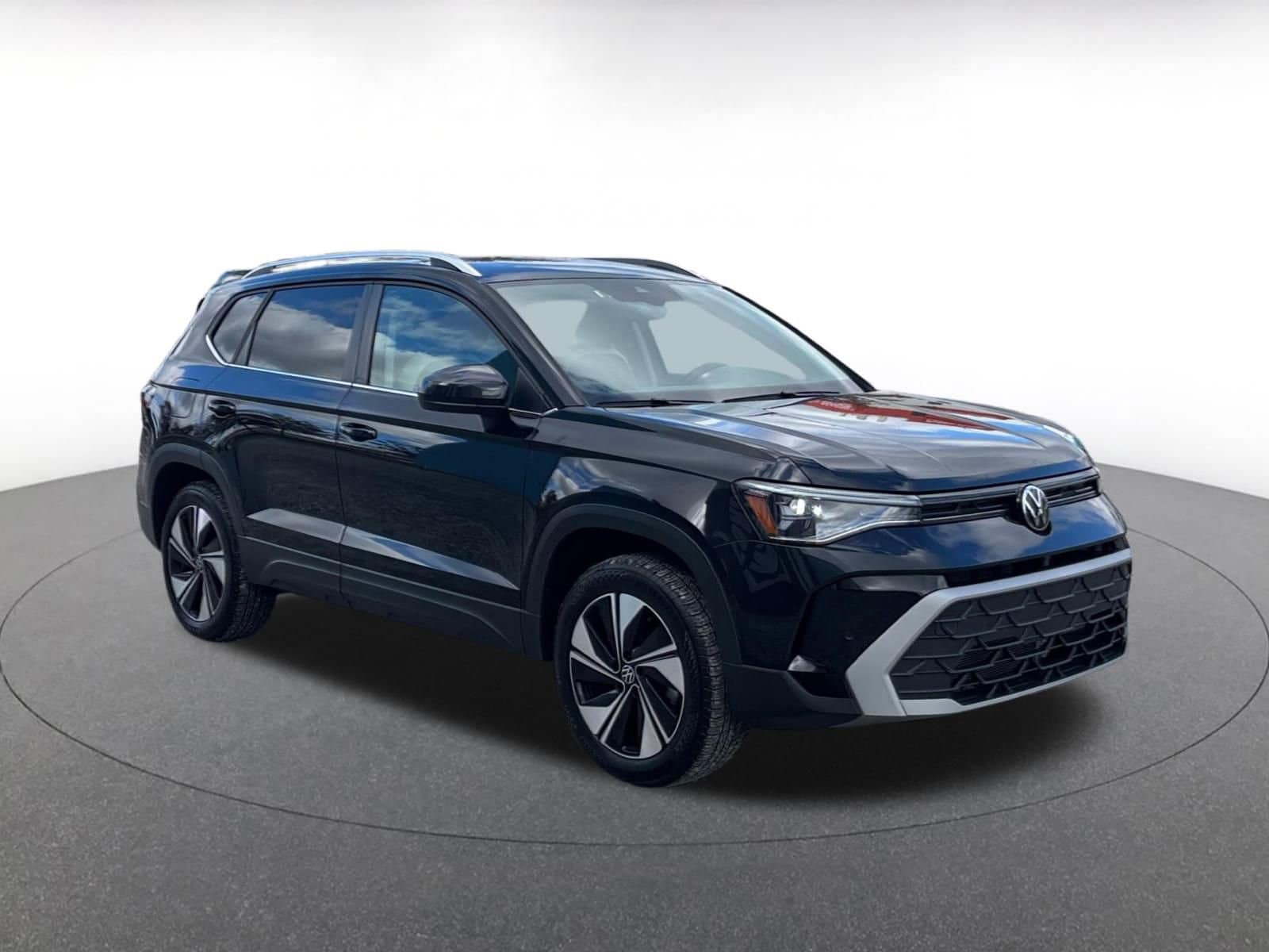 Thumbnail: 2025 Volkswagen Taos - 1