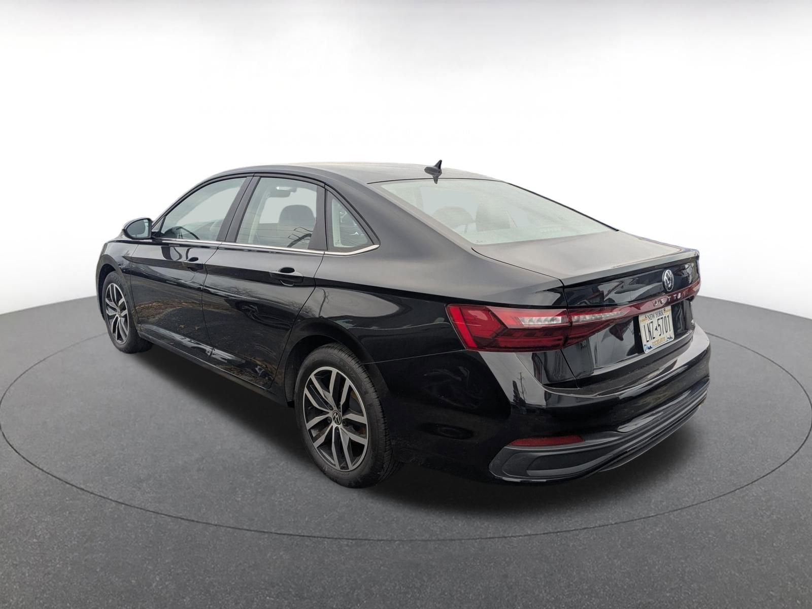 Thumbnail: 2025 Volkswagen Jetta - 4